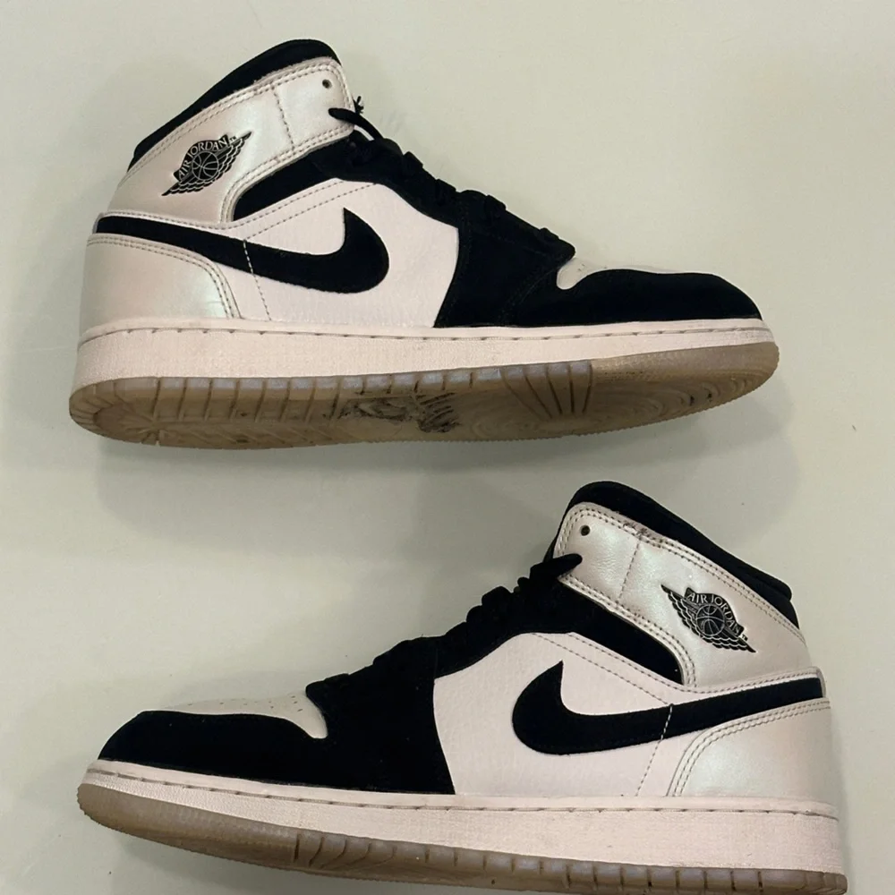 Nike Air Jordan 1 MID SE (GS)
